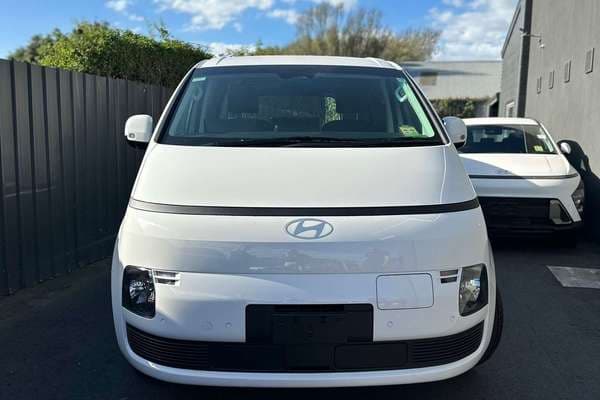 2026 Hyundai STARIA LOAD